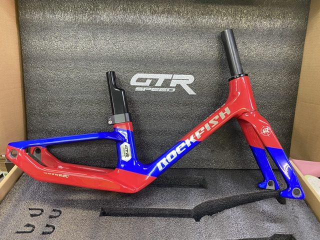 ROCKFISH カーボンフレームGTR ULTRA